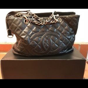 Vintage Chanel Grand Shopper